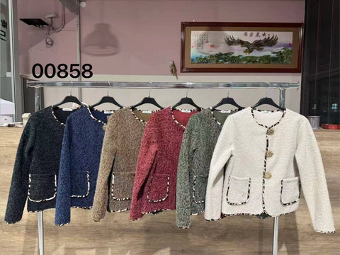 Veste à bordures léopard à broches dorés