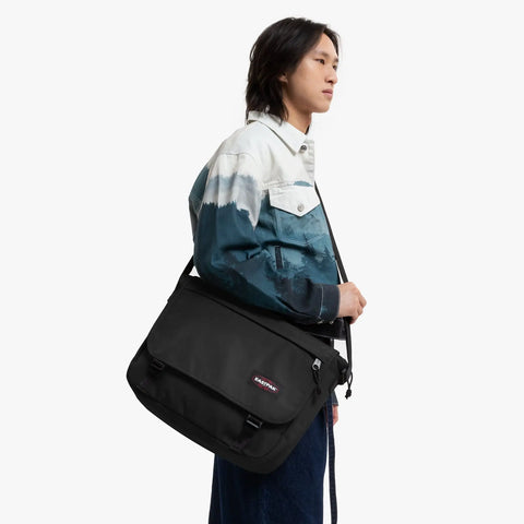 Eastpak - Sac à Bandoulière - DELEGATE+ Noir sportium store