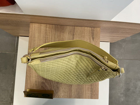 Détail sac bandoulière cuir jaune Bruno Rossi