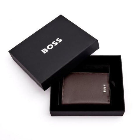 Porte-cartes Hugo Boss à rabat avec porte-monnaie marron — détail finition