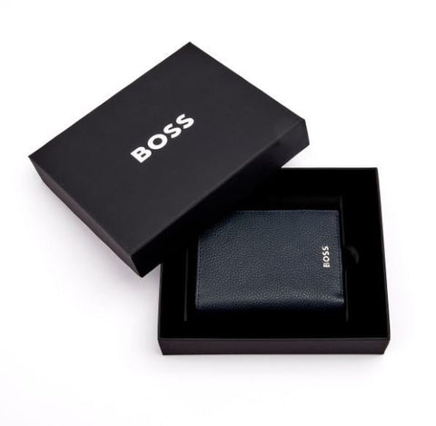 Portefeuille Hugo Boss à rabat vertical cuir grainé bleu marine — détail fermeture