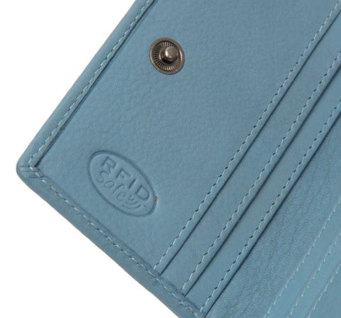 Portefeuille cuir The Chesterfield Brand Floren Sky Blue RFID — vue ouverte