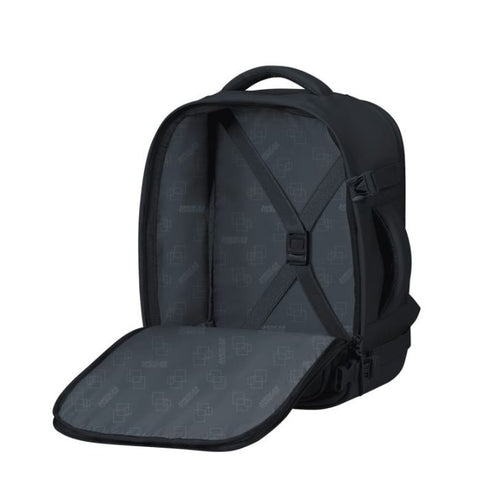 Sac à dos cabine American Tourister Take2cabin S/M Mono noir – vue de trois quarts